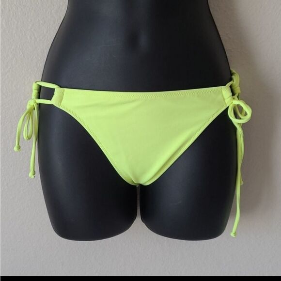 Victoria Secret String Binkini - Picture 3 of 10